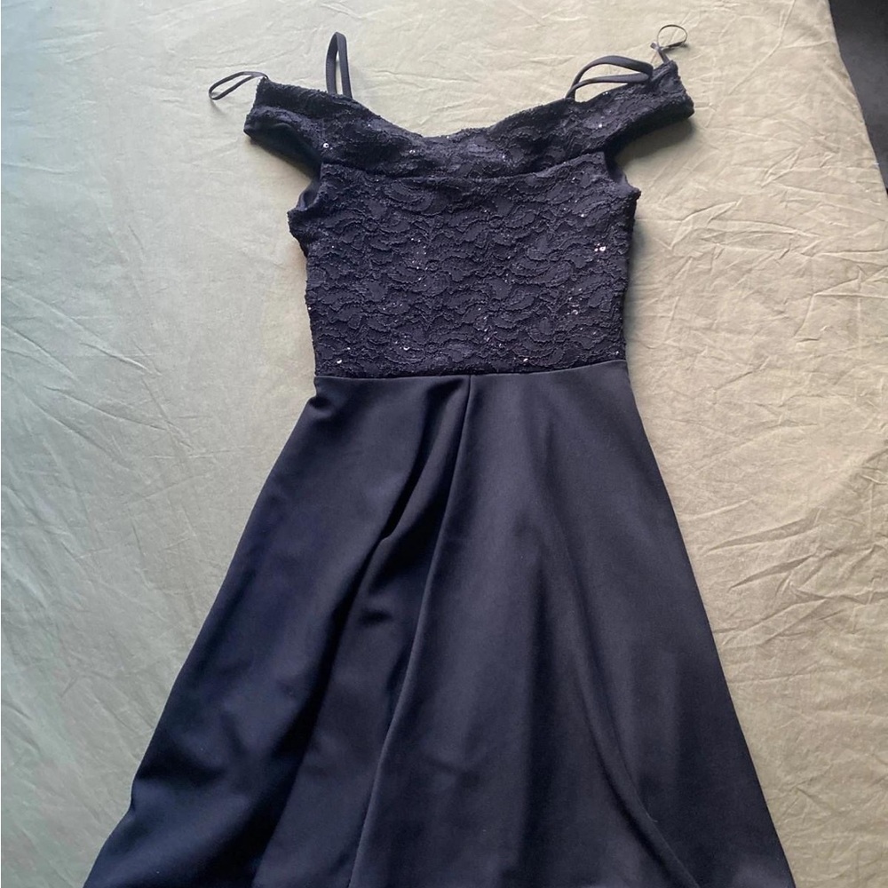 Elegant Black Lace Evening Dress